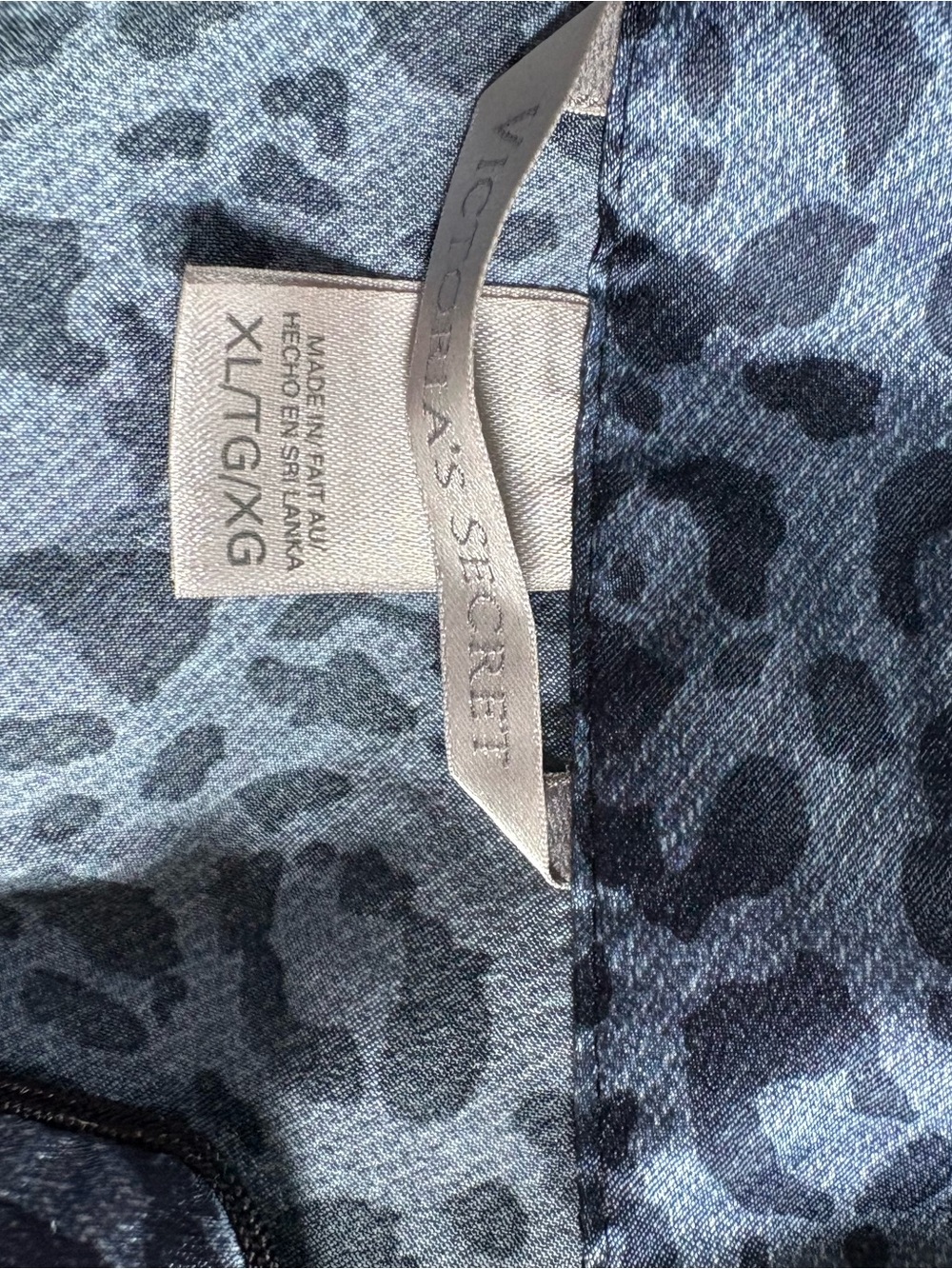 Victoria's Secret Navy Leopard Satin Loungewear Set - Picture 4 of 6